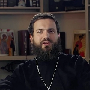 Хоть мы и молимся Деве Марии, тем не менее почитание отдельных икон тоже имеет важное значение. Здесь наше обращение к Богородице соединяется с творческой искрой, которую Господь дал каждому человеку. Многим людям, одарённым творческой искрой в иконописании, была дана возможность написать такие шедевры древнерусского искусства. Глядя на них, человеку легче сосредоточиться на молитве, душа берёт и от земной суеты чуть-чуть возвышается ввысь, чтобы пообщаться с Матерью Господа и Бога нашего.