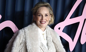 «Чуть не сбил меня с ног»: Шэрон Стоун назвала лучшего по поцелуям в Голливуде