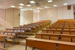 Президент РАН предложил сократить срок обучения в школе до 10 классов