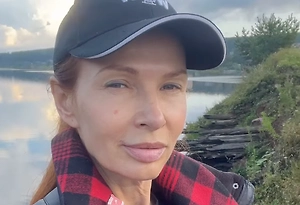 56-летняя Эвелина Блёданс призналась, что перестала краситься