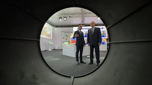 Путину показали копию трубы, по которой герои операции «Поток» шли 15 км