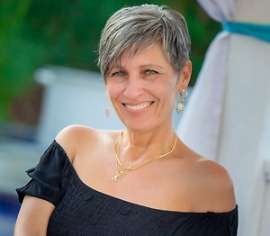 Нет смысла ожидать от пойманного отпрыска чётких объяснений, почему он совершил то, что совершил — он ещё мал и незрел, чтобы объяснить свои порывы. Для этого существуют взрослые, которые должны помочь ему разобраться с ситуацией и со своими чувствами. Взрослые обязаны показать варианты решений проблем и помочь выбрать оптимальный вариант.