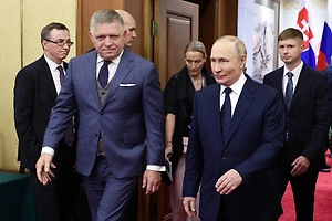 Фицо планирует встретиться с Путиным в День Победы