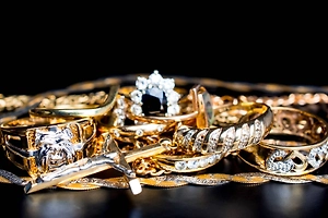 Интимный тайник на границе: таможенники нашли золото там, где не ожидали