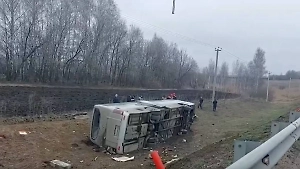 Шесть человек остаются в больницах Саратова после жуткого ДТП с автобусом