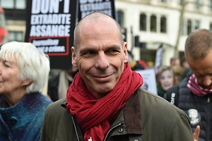 Экс-глава Минфина Греции назвал санкции против России трагедией для европейцев