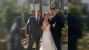 Старшая дочь участника «Уральских пельменей» Дмитрия Брекоткина вышла замуж