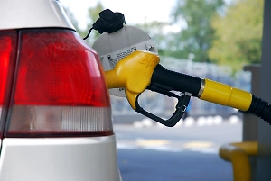 Дорогой бензин толкает британцев на кражи: среди нарушителей — даже владельцы Ferrari