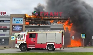 Дети ревут, сирены не слышно: Появились кадры первых секунд пожара в ТЦ Калининграда