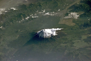 Япония может остаться без электричества из-за извержения вулкана Фудзи