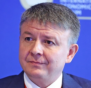 Вакцинация — это самый надёжный способ защитить себя от серьёзного вирусного заболевания, которое может привести к длительной болезни и тяжёлым последствиям для здоровья. Сделать прививку от клещевого энцефалита можно в любой поликлинике по месту жительства: достаточно обратиться в регистратуру и записаться на приём к врачу или в прививочный кабинет.