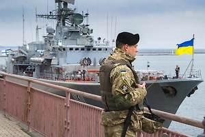 В Сети появилось видео уничтожения корабля ВМС Украины в Одессе