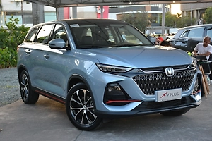 Опасный «китаец»: Новый Changan экстренно затормозил на МКАДе при скорости 120 км/ч