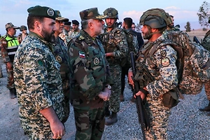 Иран ударил по американскому десантному кораблю с 5000 моряков на борту