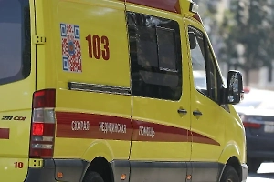 Дрон ВСУ атаковал скорую, приехавшую спасать раненных в школе в Запорожье