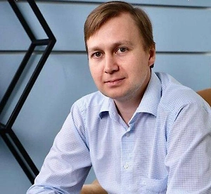 Все заявления Дональда Трампа сейчас — это только слова и не более того. Ни одной воинственной карты на конфликт на текущий месяц не выпало. Также отмечу, что Меркурий, планета новостей и коммуникаций, всё ещё находится в знаке Рыб. А это значит, что большая часть новостей и заявлений — это либо фейк, либо ширма, за которой скрывается что-то сильно скрытое от наших глаз.