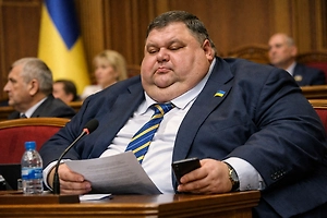 Киев обиделся на фото своих толстых чиновников и свалил всё на ИИ