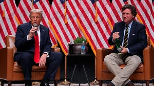 «Ты решил, что ты — Бог?» Такер Карлсон разнёс Трампа за пост об Аллахе