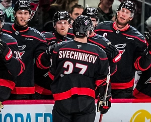 Свечников повторил свой снайперский рекорд за сезон в НХЛ