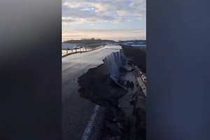 Паводок смыл дорогу в Новосибирской области