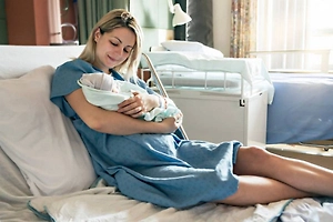 Россиянам объяснили, как получить рекордное пособие по уходу за ребёнком