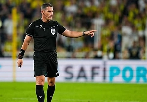 УЕФА отстранил судью Ковача после скандала в матче «Барселона» — «Атлетико»