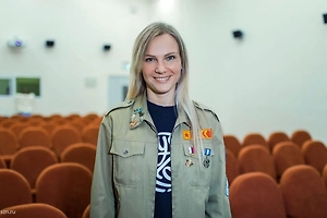 Подростки и студенты быстро понимают, где есть реальный смысл, а где — только форма. Недостаточно просто вернуть знакомый формат: любая система должна быть современной, живой и органично встроенной в жизнь молодых людей.