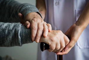 В Москве сиделка женила на себе старика и угробила его виагрой ради наследства