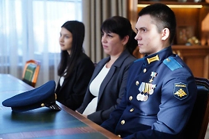 Жена пропавшего Героя России Асылханова не верит в его похищение