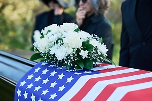 Прошли Ирак, Афган и Кувейт, но не Украину: Новые могилы наёмников ВСУ появились в США