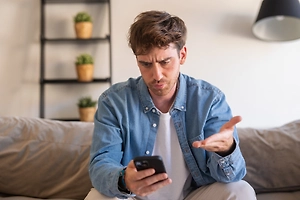 Россиян начали предупреждать об отключении входа через Apple ID и Google с 6 июля