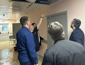 Бассейн за 1 млрд: Новая детская поликлиника на Кубани начала уходить под воду после дождя