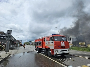 В Пятигорске локализовали масштабный пожар на заправке после взрыва газовоза