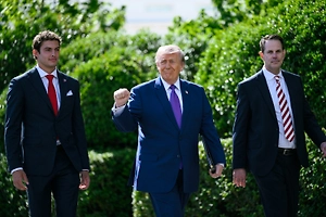 Трамп пообещал добиться открытия Ормузского пролива
