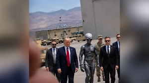 Трамп опубликовал изображения с космическими боями и пришельцами