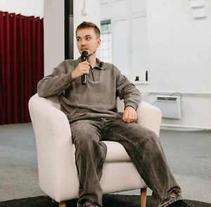 Культурный код у каждой страны в плане выбора парфюма, разумеется, есть. И это как раз сочетание определённых нот. То есть у каждой страны есть своя специфика восприятия ароматов и свои любимые ноты — те, которые сопровождают человека с самых ранних лет его жизни.