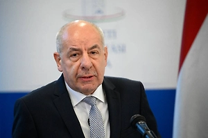 Президент Венгрии отказался уходить в отставку по требованию Мадьяра до 31 мая