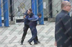 Нападавшего на губернатора Паслера обезвредил замглавы местного ЧОП