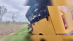 Погибший в аварии под Омском школьник сел в автобус вместо другого ребёнка

