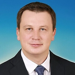 Чтобы защитить себя, необходимо соблюдать базовые правила цифровой гигиены: не скачивать файлы из непроверенных источников, не открывать вложения от незнакомых отправителей и с осторожностью относиться даже к сообщениям от знакомых, если они выглядят нетипично. Также важно использовать антивирусное ПО и регулярно обновлять систему безопасности устройства. В условиях роста подобных атак именно внимательность пользователя остаётся ключевым фактором защиты.