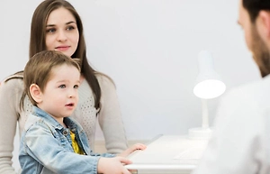 Польша отменила пособия на детей для неработающих украинцев