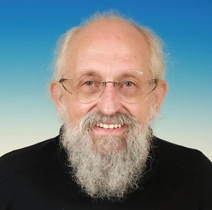 Как я понимаю, время вспышки 19 мая специалист рассчитал, исходя из инкубационного периода — то есть из того времени, которое проходит от заражения до внешних проявлений. Это не исключено.