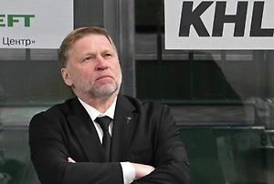 Евгений Корешков покинул пост главного тренера «Трактора»
