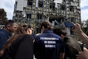 Омбудсмен Лантратова и глава ЛНР Пасечник навестили пострадавших в Старобельске
