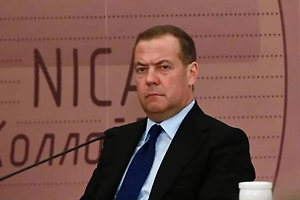 «Пускай всё горит»: Медведев раскрыл циничный план Киева по вымогательству денег у Запада