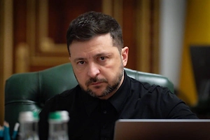 «Разворовывает финансирование»: Зеленского назвали виновником удара возмездия по Киеву