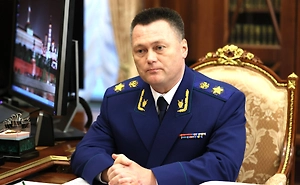 Краснов просит Генпрокуратуру подать иски о коррупции против двух судей