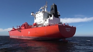 Названа причина захода заминированного газовоза из Бельгии в порт Усть-Луга
