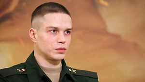 «Пускали скупую мужскую слезу»: Глеб Калюжный посмотрел «Малыша» вместе с сослуживцами