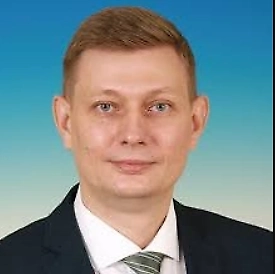 Логика выделенной полосы понятна и оправданна: она создаётся ради регулярности и скорости автобусов в условиях плотного трафика. Однако в выходные и нерабочие праздничные дни, а также в вечерние и ночные часы будней интервалы между рейсами кратно возрастают, пассажиропоток падает, а сама полоса превращается в пустой асфальт. Запрет при этом сохраняется. Это трудно назвать соразмерным.